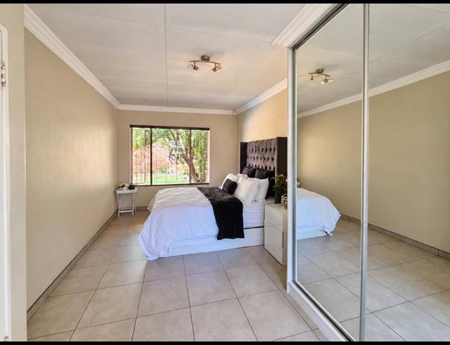 2 BEDROOM PROPERTY TO RENT IN DIE HOEWES